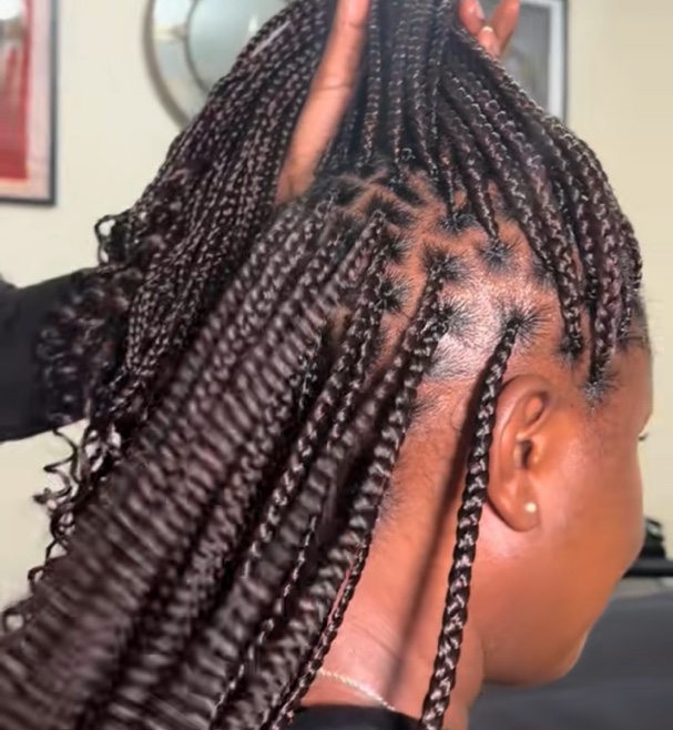 Small knotless braids — image 2